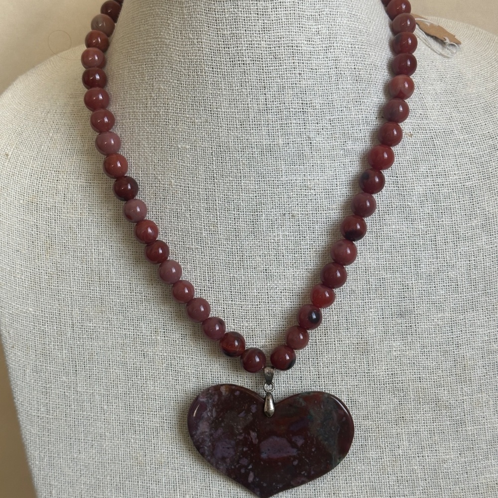HEART Statement Pendant Necklace in 19KP, Marbled Red, Large Beads - Picture 9 of 10
